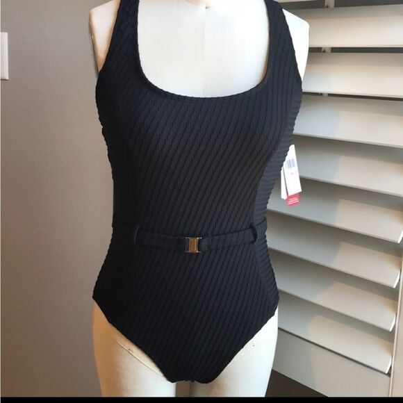 Jantzen size 6 Textured black belted swimsuit - Picture 3 of 9